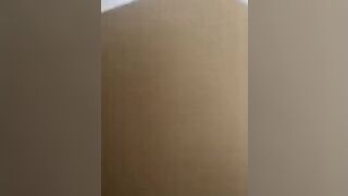 Подросток трахнулся в школьном туалете порно